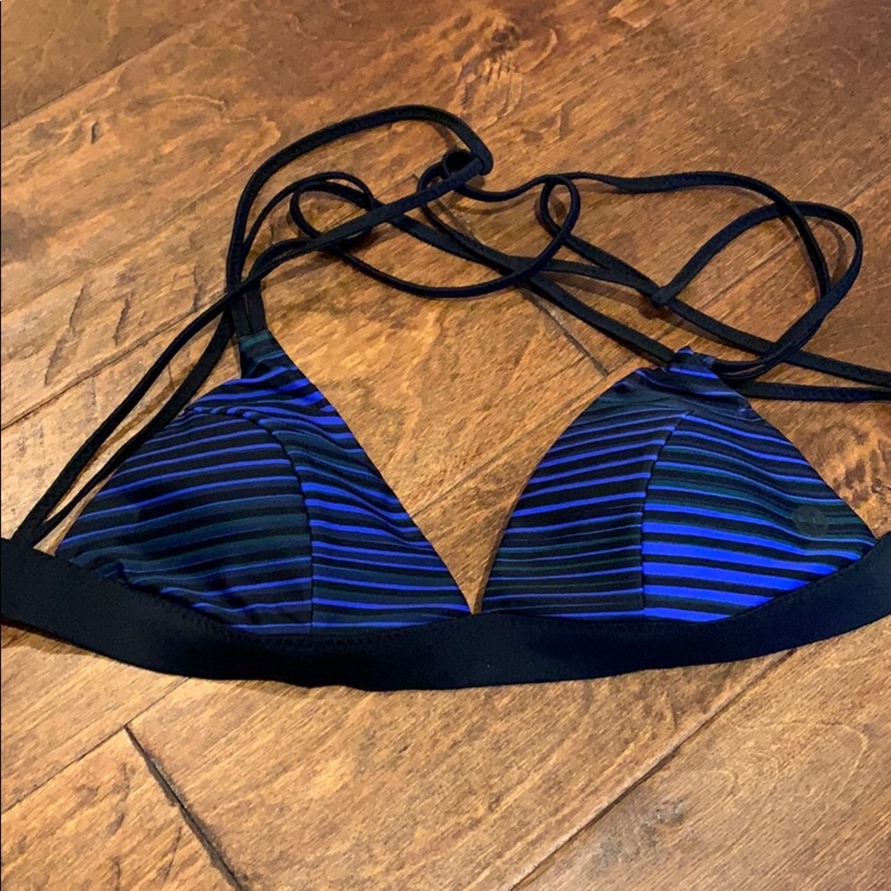 Lululemon tidal flow triangle swim top size 4